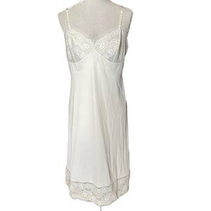 Vintage Vanity Fair Slip. Size 36